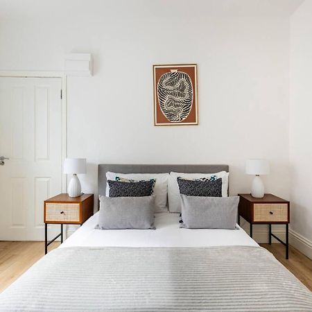 Stylish One Bedroom Apartment In Greater Londra Dış mekan fotoğraf