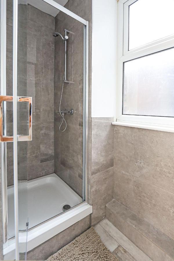Stylish One Bedroom Apartment In Greater Londra Dış mekan fotoğraf